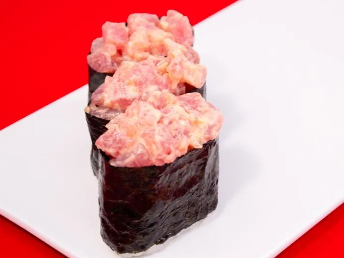 Спайси магуро гункан (3 шт.)